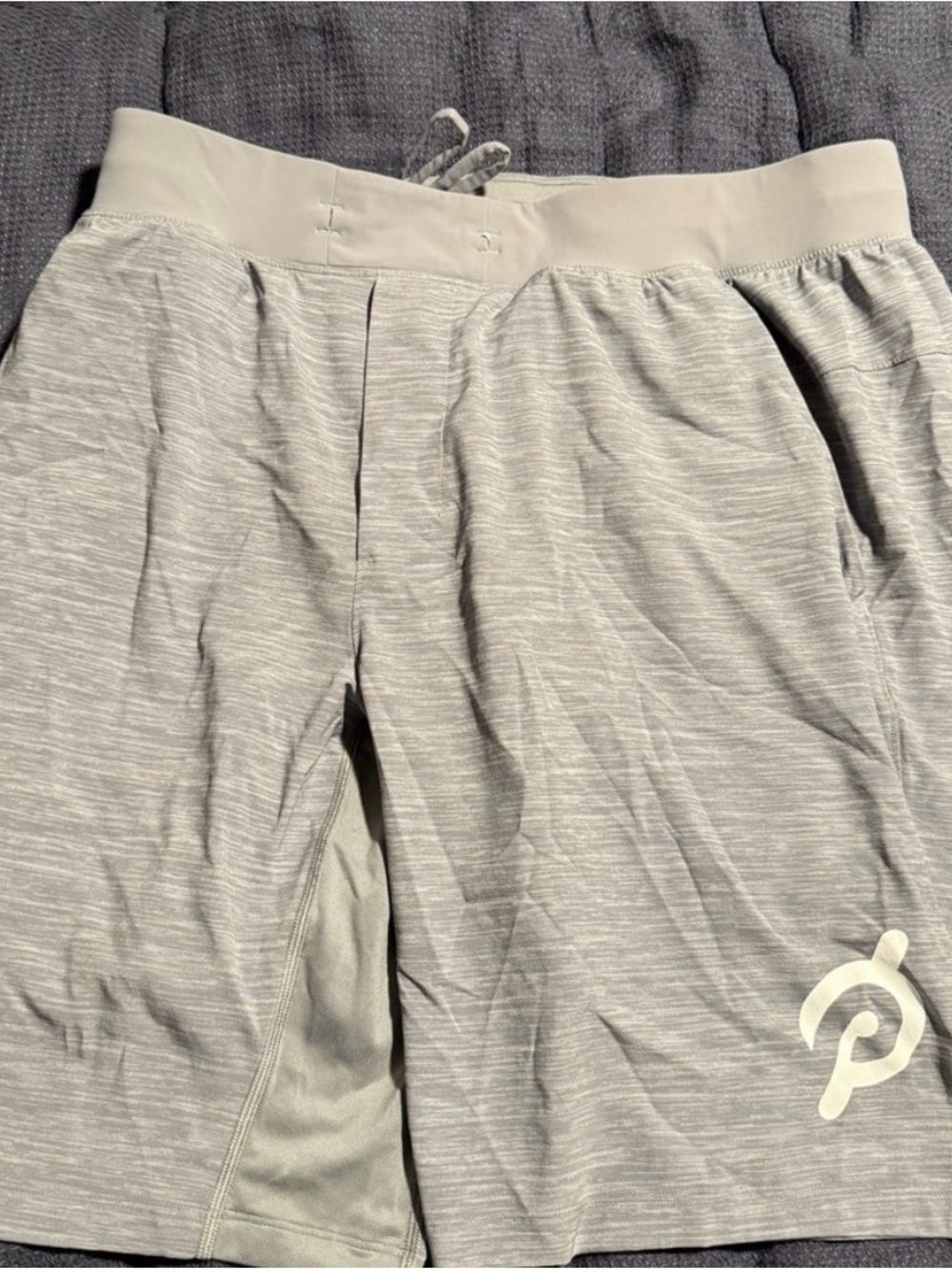 5 pair of short bundle. Lululemon, UA, or peloton brand. All size large - Picture 4 of 6